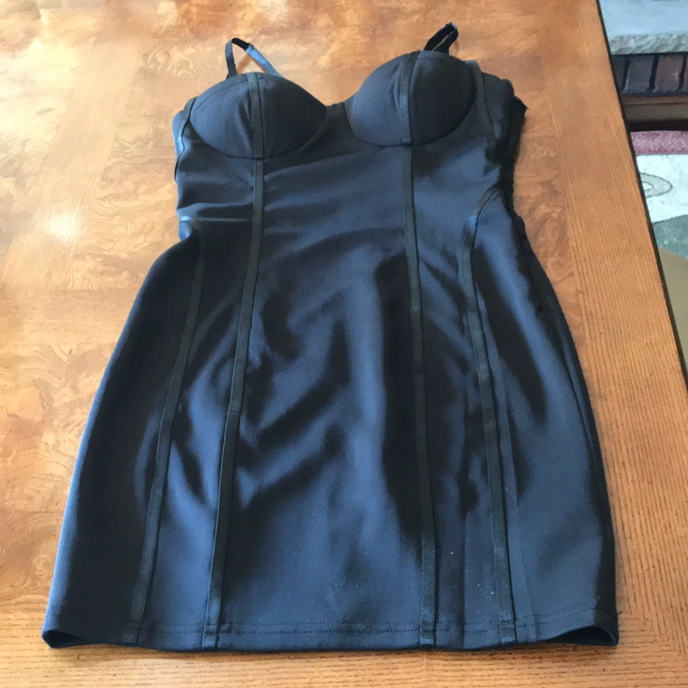 Sexy Little Black Dress, side zipper.